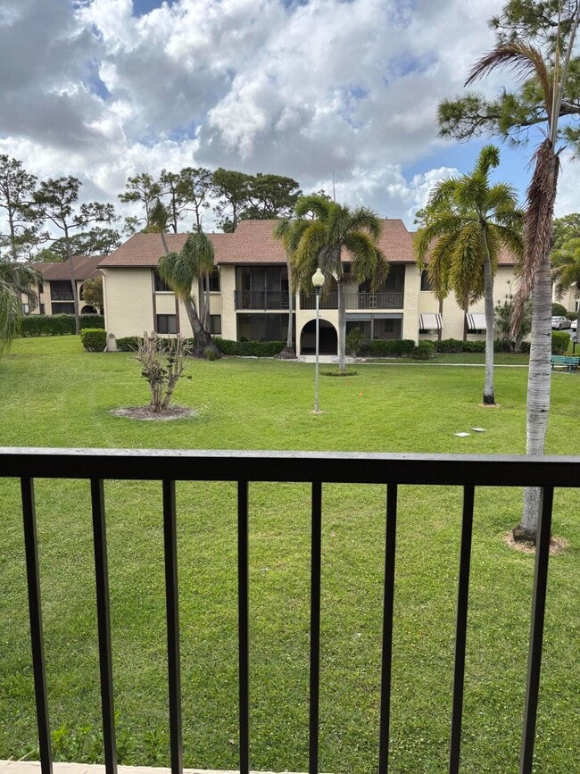 Building Photo - 331 Knotty Pine Cir