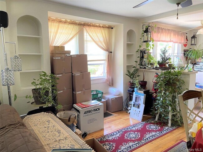 Building Photo - 42 Hamilton Rd