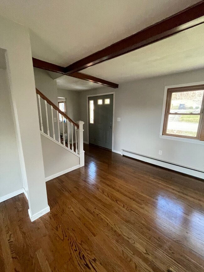 Building Photo - 1009 Beechwood Ln