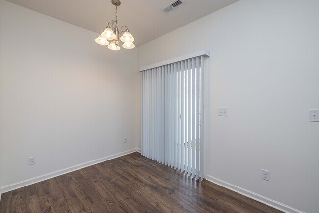Building Photo - GREAT 2 Bedroom Townhome Regent Park - AVAILABLE MAY 2026