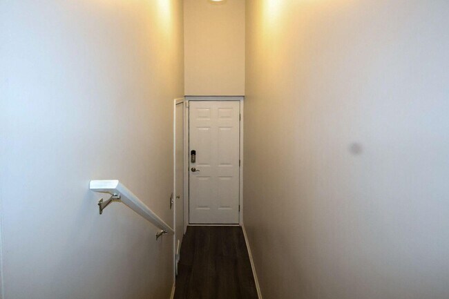 Building Photo - 39194 Brookfield Dr