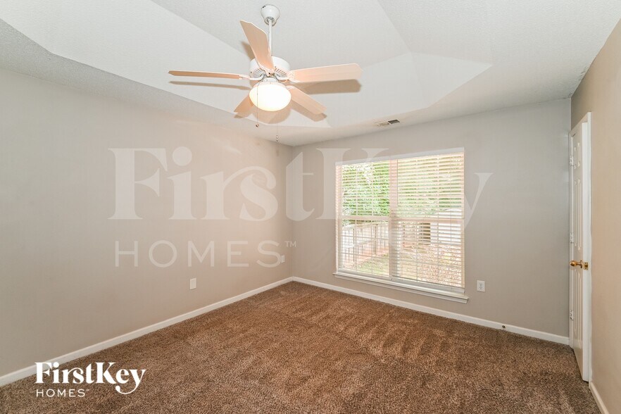 Building Photo - 16126 Amber Field Dr