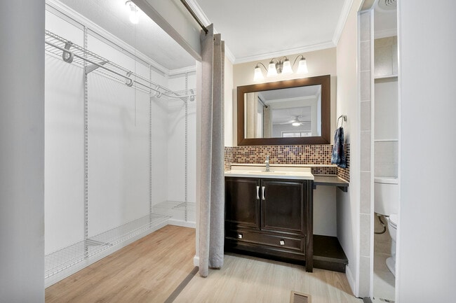 Building Photo - 2879 SW 58th Ct