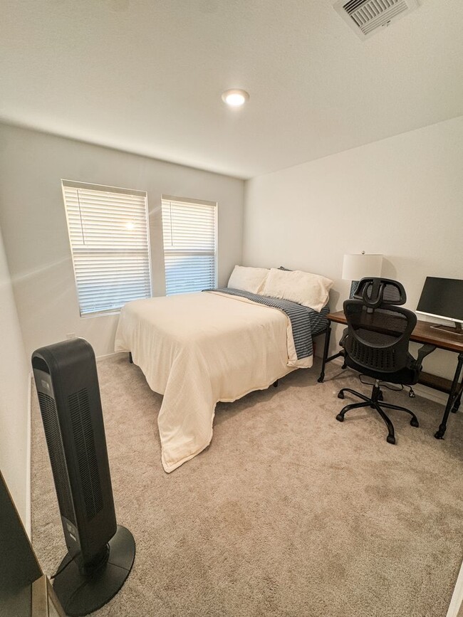 Building Photo - NEW HOME IN PLEASANT HILL AVAILABLE FOR DECEMBER MOVE IN!