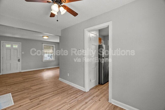 Building Photo - 7129 Greenhaven Dr