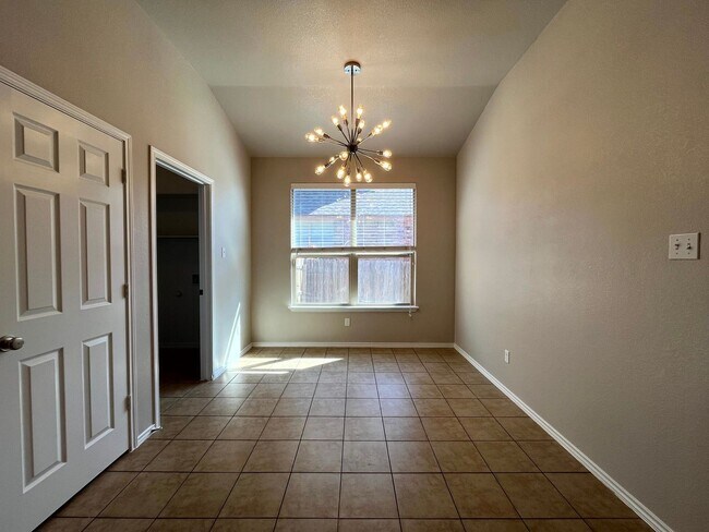 Building Photo - Available NOW!!!! Beautiful 1 story, 3 bedroom, 2.5 bath, 2 car garage home with a privacy fenced...