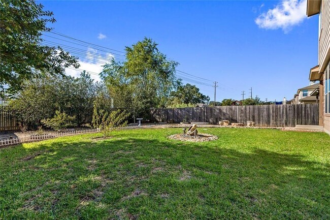 Building Photo - 14221 Willow Tank Dr