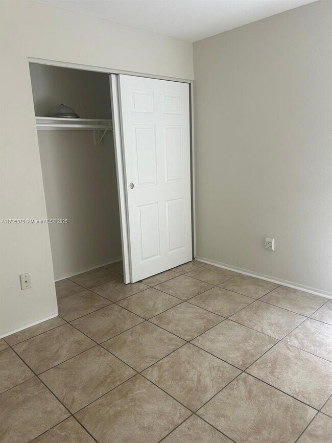Building Photo - 1399 Cindy Cir NE