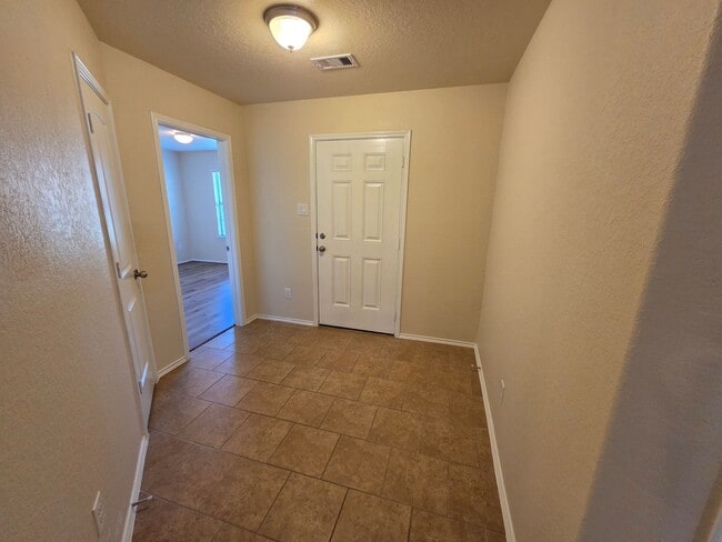 Building Photo - 19115 Shire Horse Blvd