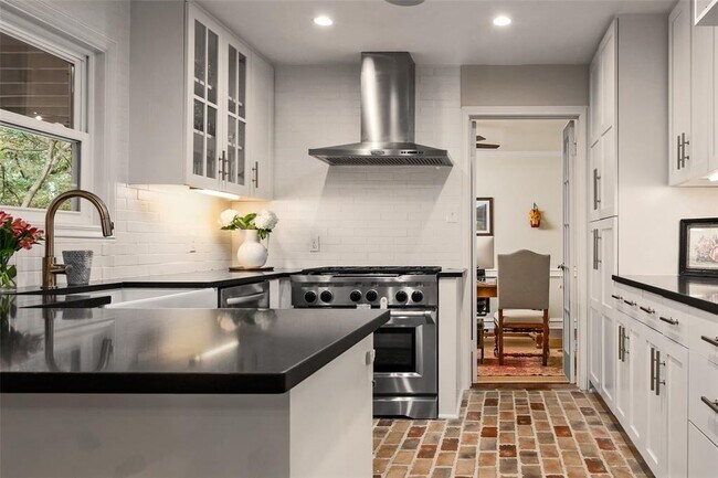 Building Photo - 5805 Harrington Cove