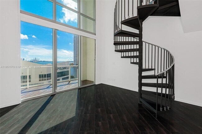 Building Photo - 300 S Biscayne Blvd