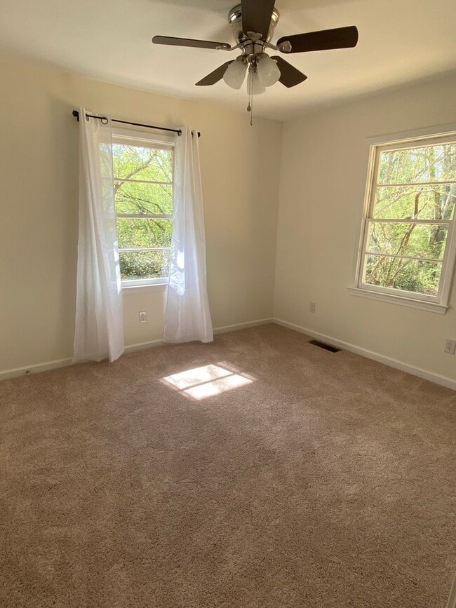 Building Photo - 3 Bedroom 2 Bath Home on Lost Mountain Road