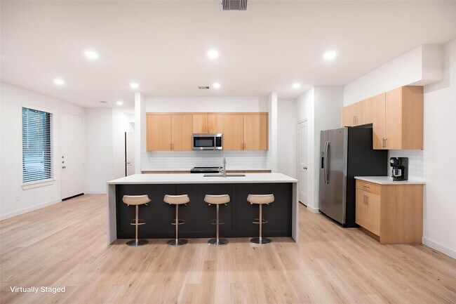 Building Photo - 2515 Appian Wy