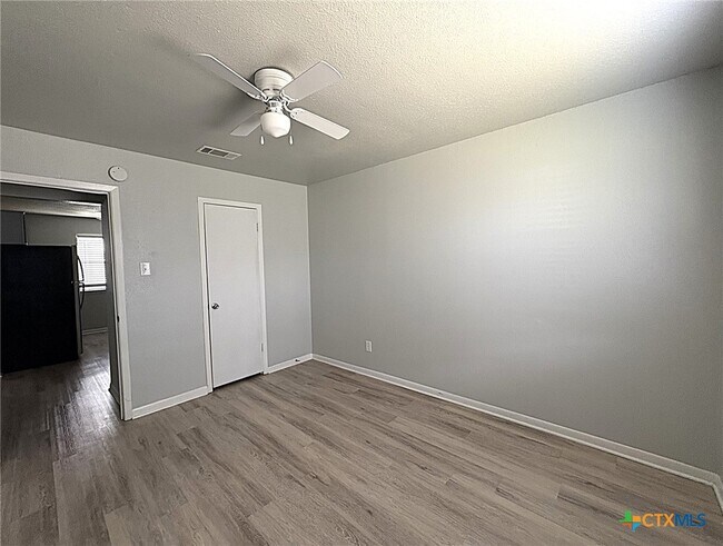 Building Photo - 305 Northern Dove Ln