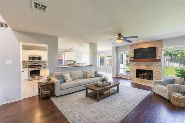 Building Photo - 9200 Warren Dr