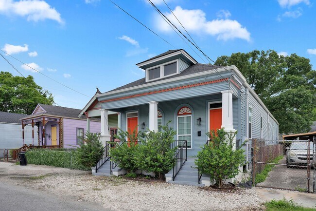 Building Photo - 1834-36 Painters St