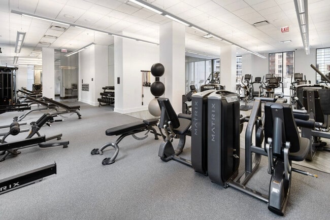 Building Photo - 845 N State St