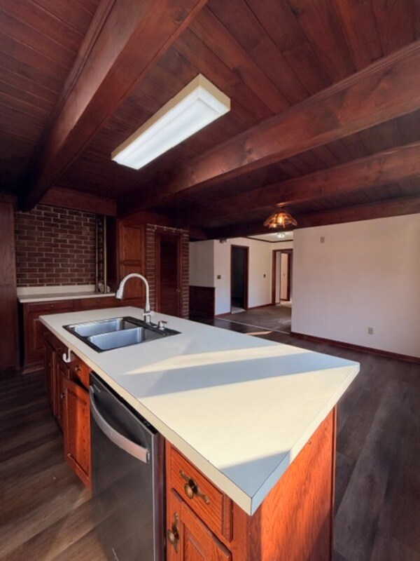 Building Photo - 250 Running Deer Rd