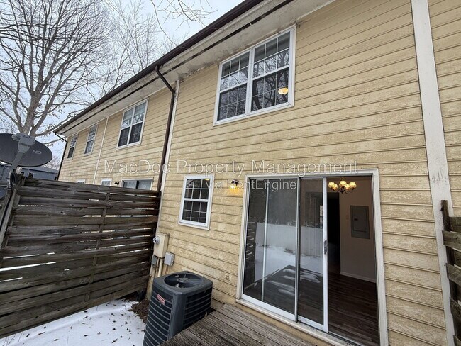 Building Photo - 5230 King's Wood Ln