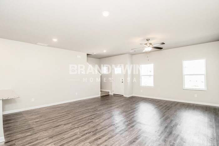 Building Photo - 339 Bascomb Crst