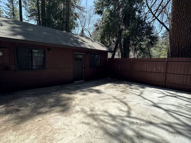 Building Photo - 54078 Pine Crest Ave