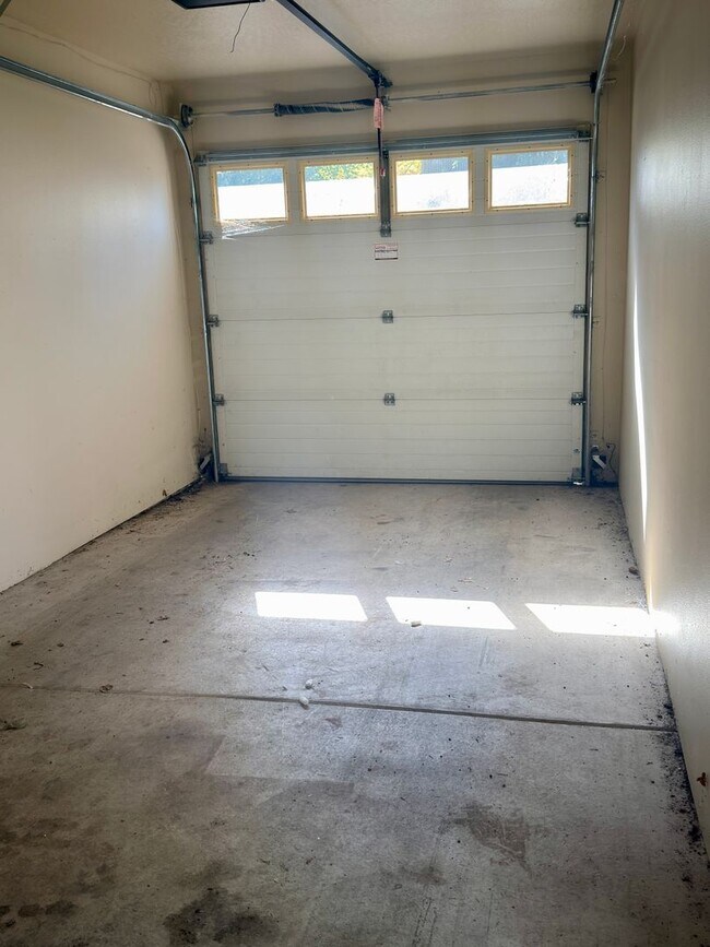 Building Photo - 1383Coburg - FH