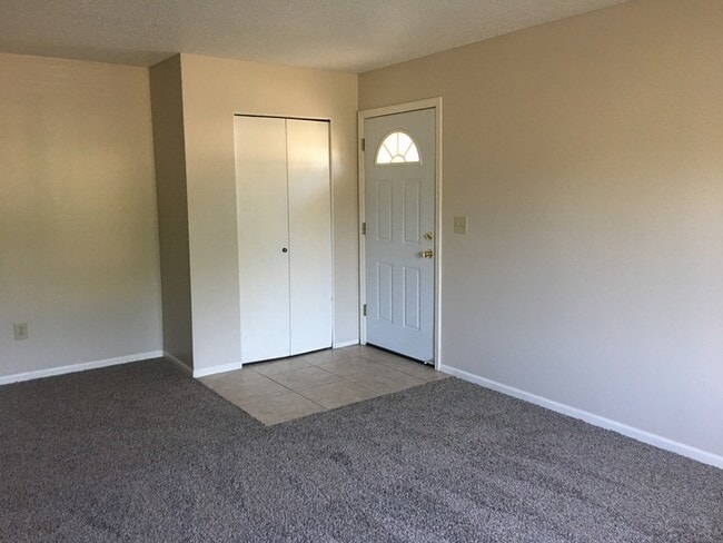 Building Photo - Property in Park Hill School District!