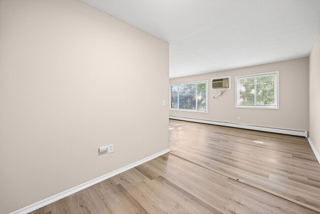 Building Photo - 725 Cedarwood Terrace