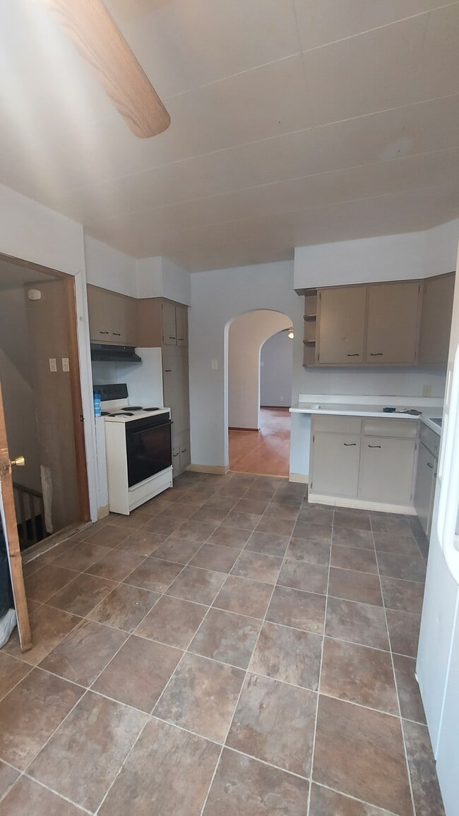 Building Photo - 1030 Bond St