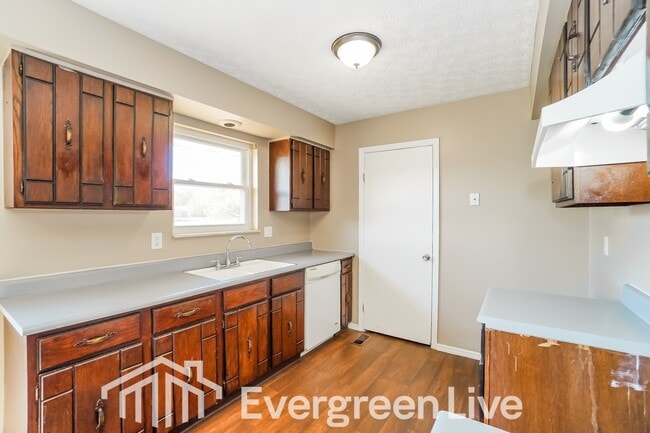 Building Photo - 15 Kanpur Pl