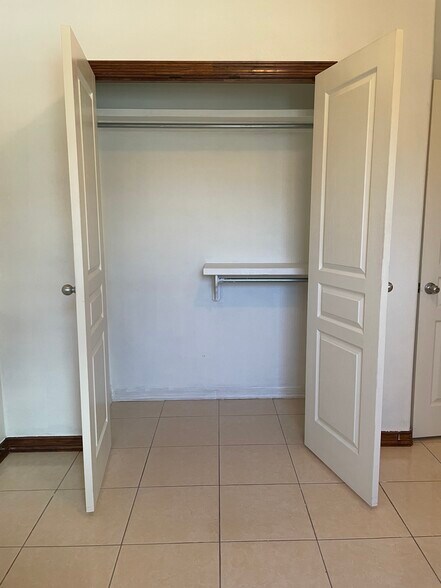Guest Closet - 3043 Scotland Dr