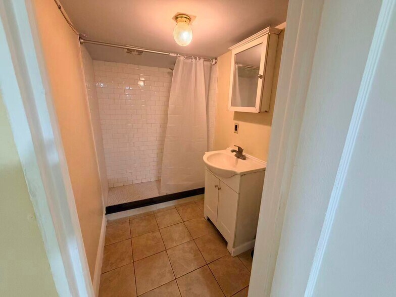 Building Photo - 7247 Charles St