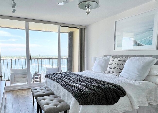 Building Photo - 132 Lakeshore Dr