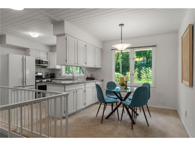 Building Photo - 14641 Crestview Ln