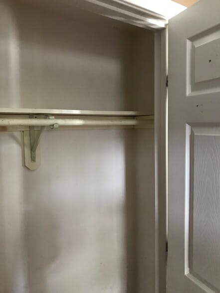 Building Photo - 16 Bowstring Way