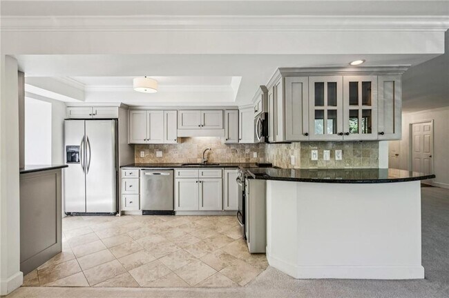 Building Photo - 25316 Plantation Dr NE