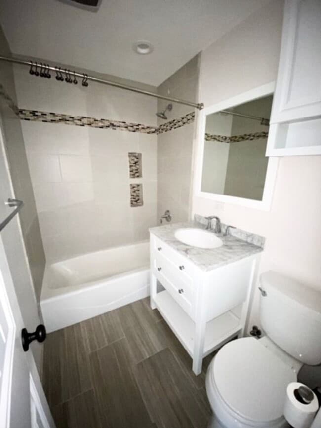 Building Photo - 3 Bedroom 2 Bath with View! (USD / Linda V...