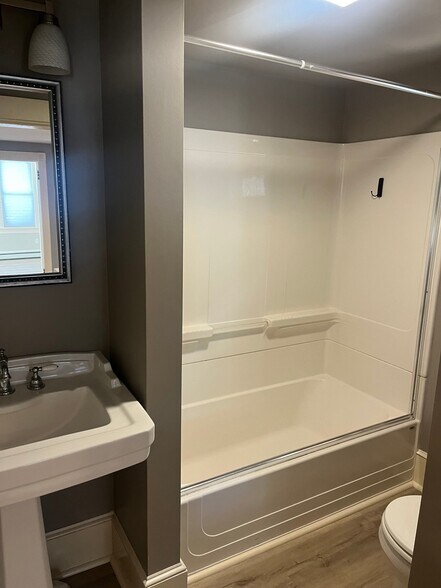 Building Photo - 459 Mill St