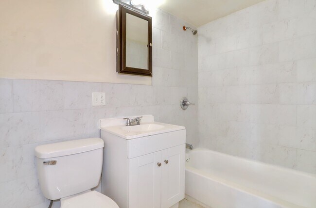 Building Photo - 37 Harmon St