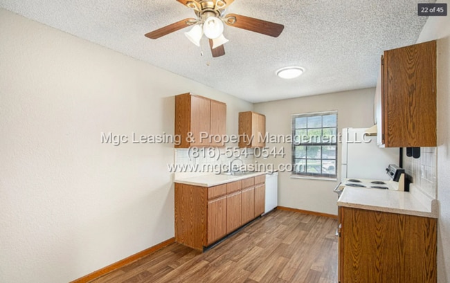 Building Photo - Millwood Townhomes & Apartments: 2nd Floor with Private Entrance - Choose Your Bonus: a Brand-New...