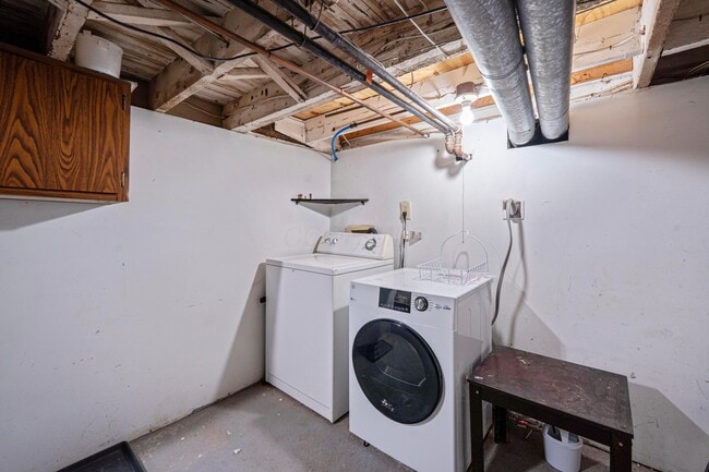 Building Photo - 514 W 1st Ave