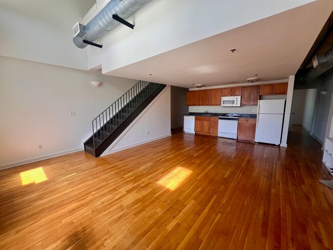 Building Photo - 505 4th St