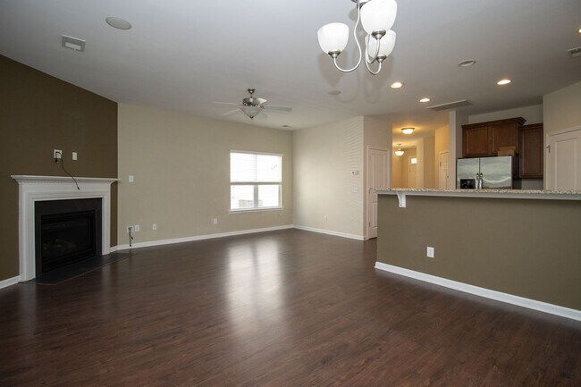 Building Photo - 106 Shumard Oak Ct
