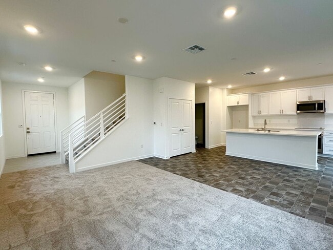 Building Photo - Brand-New Modern Home in Ontario – Solar Included!