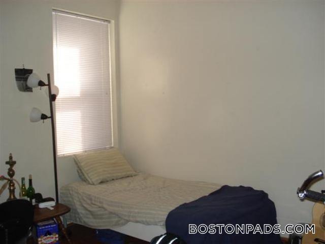 Building Photo - 103 Gordon St