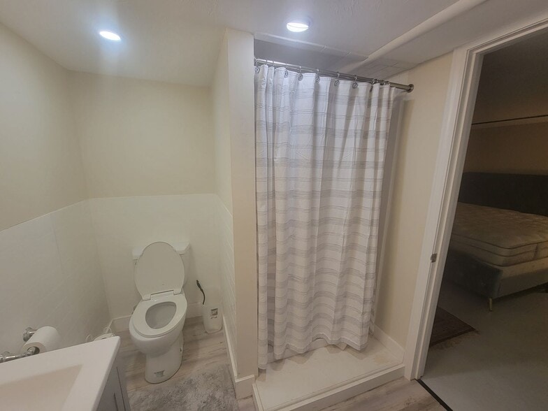 Building Photo - 46 Gilbert St