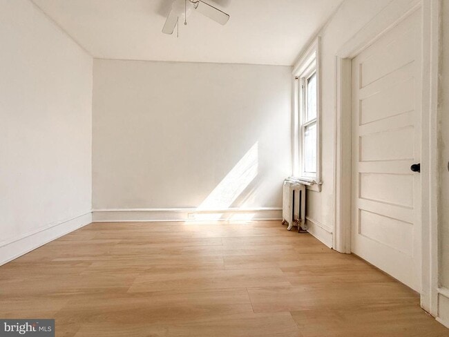 Building Photo - 156 W Albanus St