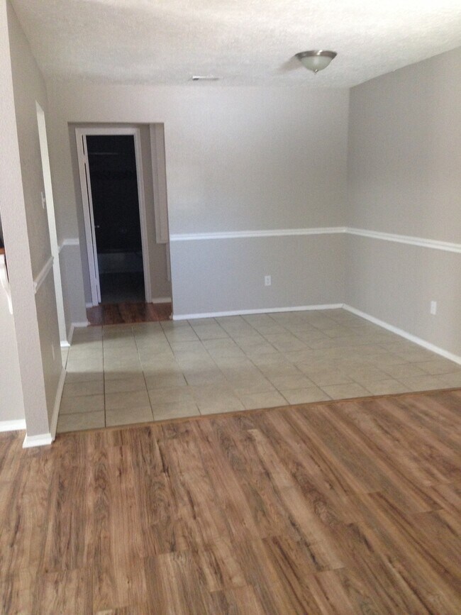 Building Photo - 927 Three Forks Dr