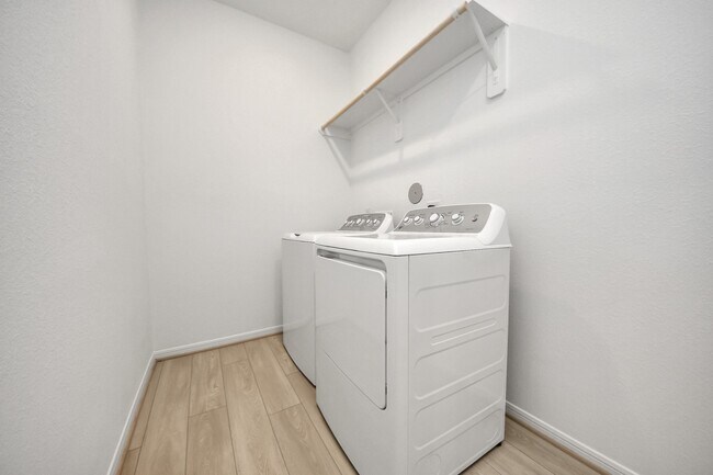 Building Photo - 5615 Buttonbush Ct