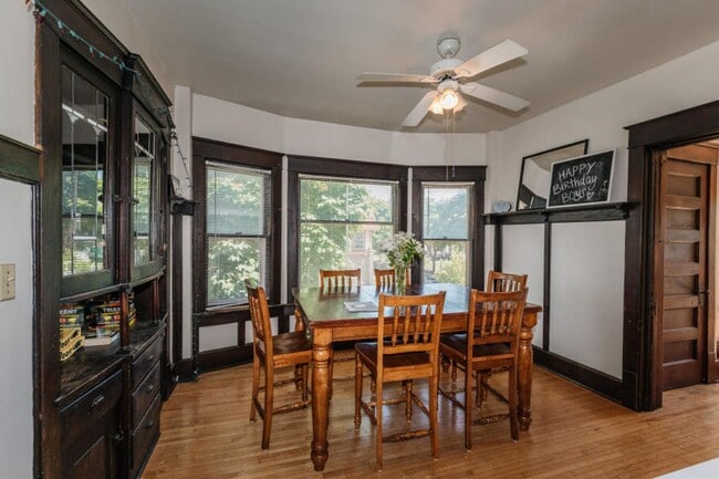 Building Photo - Farwell House